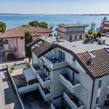 Peninsula Апартаменты